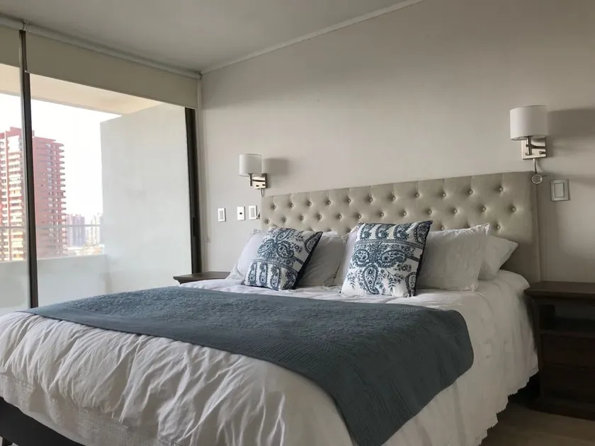 Great location steps from the Parque Arauco Mall - Image 1