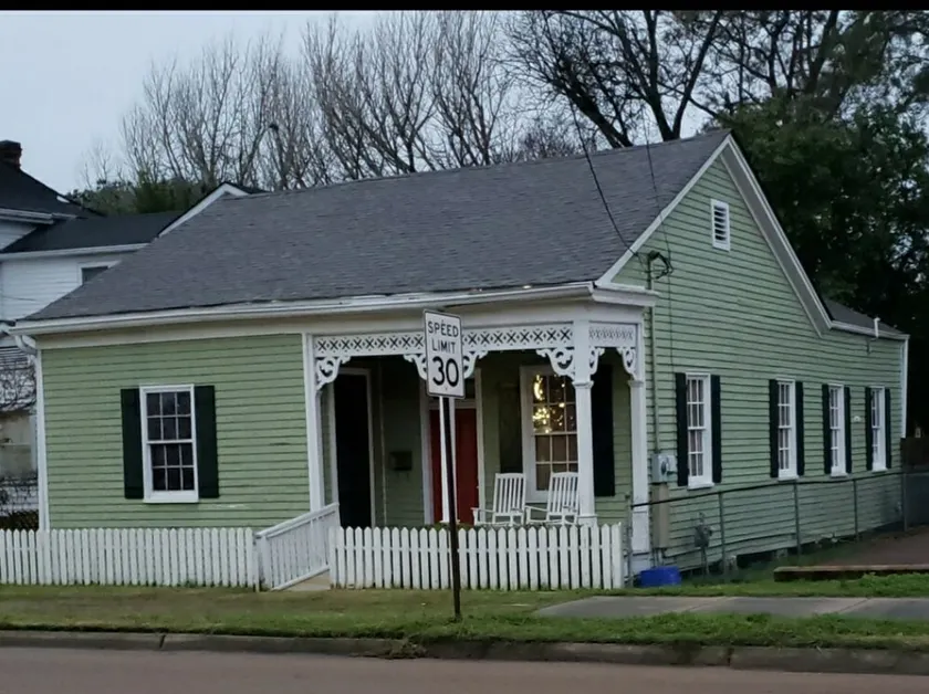 Liebling Downtown Cottage - Image 1
