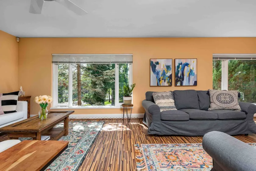 Quiet home with large yard - 6 min to downtown - Image 1