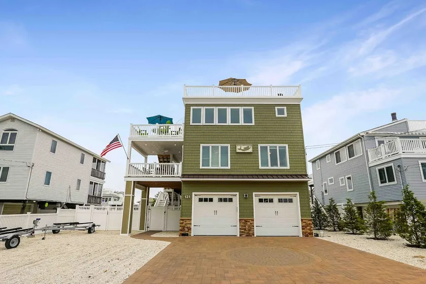 121 Auburn Road. Lagoon front - Image 1