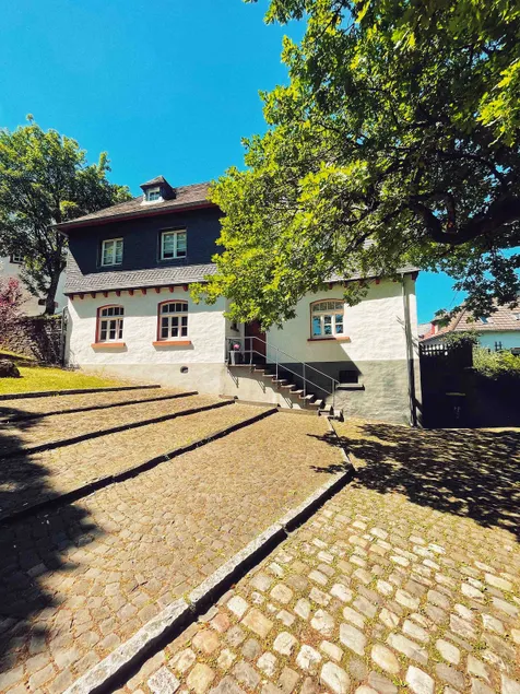 Lovingly furnished house at the foot of the castle - Image 1