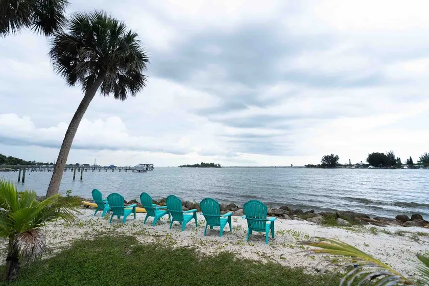 Waterfront Studio Apartment - Image 1