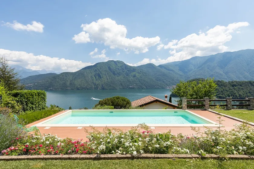 NEW 2021 HEATED POOL MAGNIFICENT BUNGALOW - Image 1