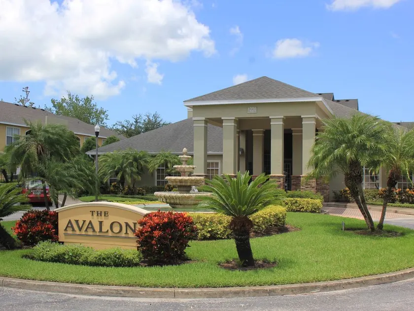 NOUVEAU! Magnifique condo de style résidence principale à Avalon - Image 1