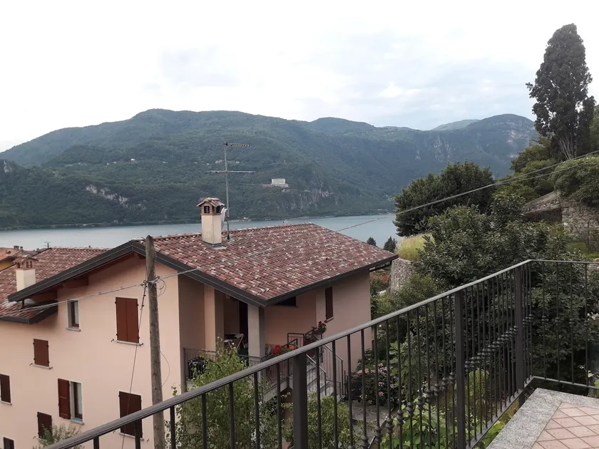 At the castle - Image 1