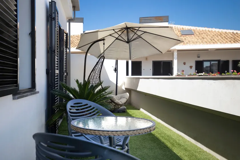 Granada Cathedral Penthouse ( with parking) - Image 1