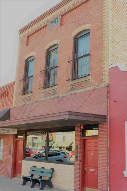 Historic 1909 Downtown Apartment w/Café next door! - Image 1