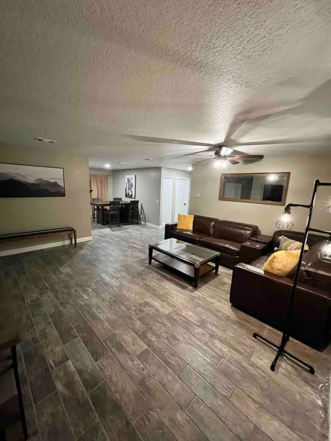 Beautiful Entire home Located 5Mins away from WEC - Image 1