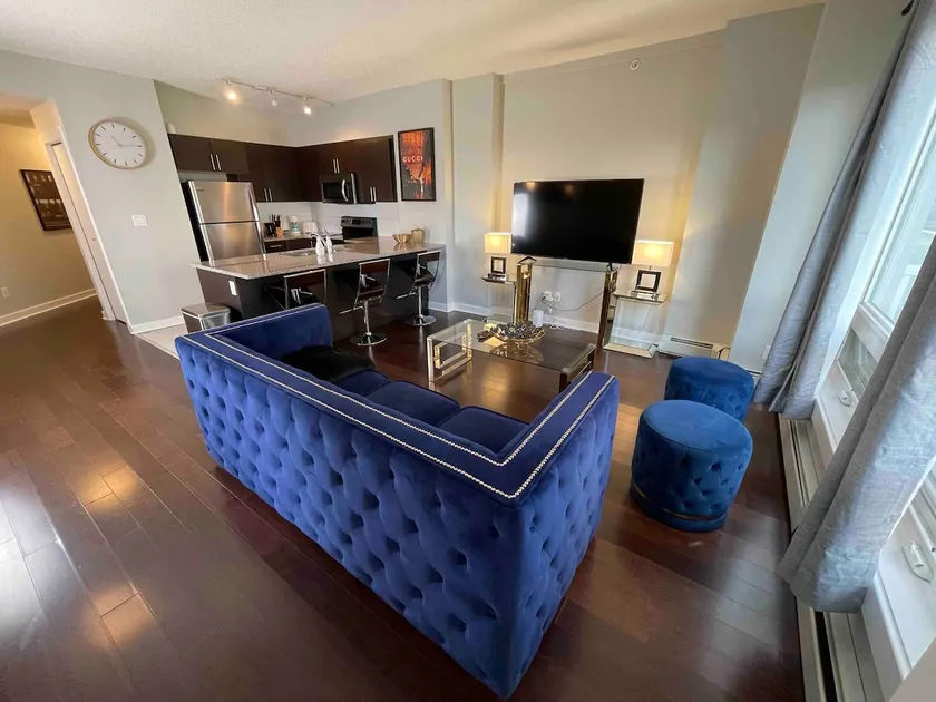 Downtown Palace! 1 Bed 1 Bath - Image 1
