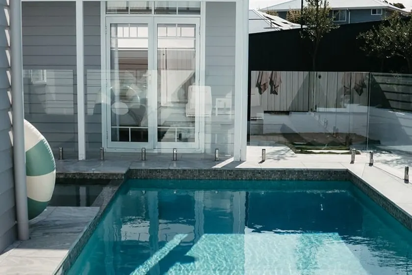 The Bay Retreat -Heated mineral Pool & Spa! - Image 1