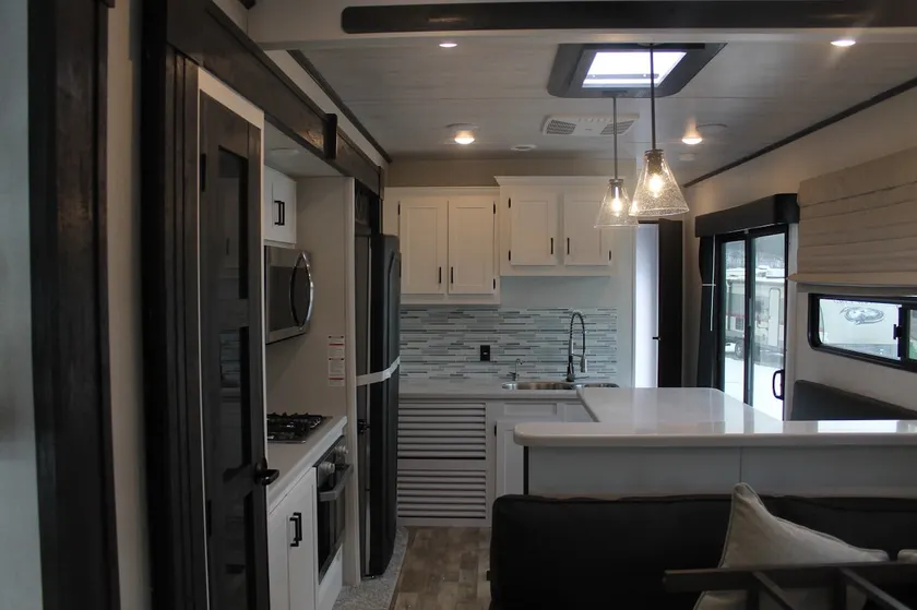 Luxury Camper Suite on 12 Beautiful Acres - Image 1