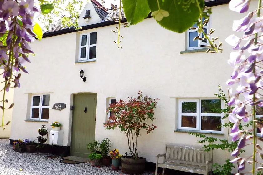 Vale View Cottages - Coach House, træbrænder, have, fantastisk beliggenhed, kæledyr - Image 1