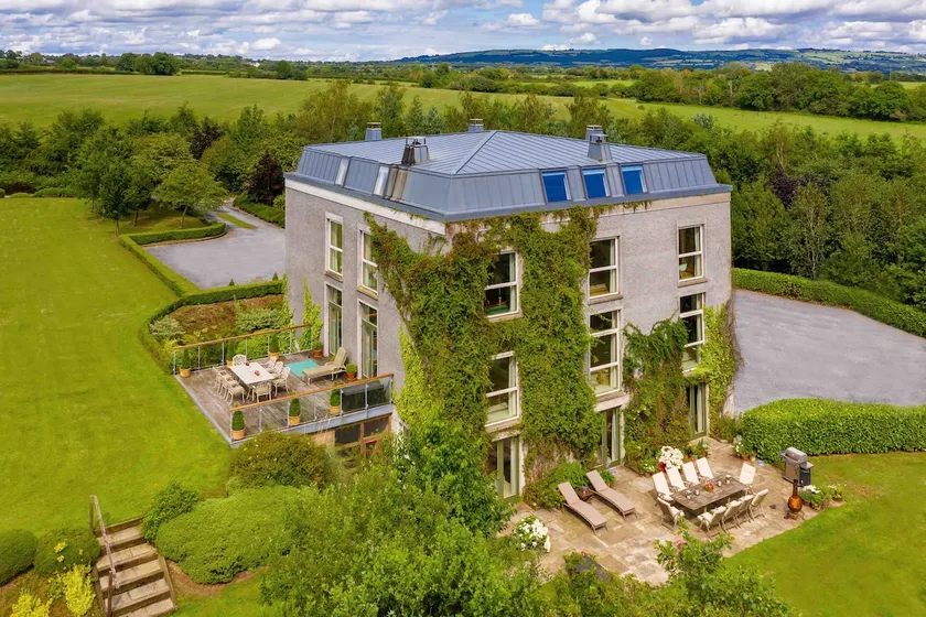 Radestown House Kilkenny sleeps 34. 4km to KK City - Image 1