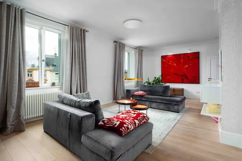 Luxury 5 room apartment + balcony in top location FFM + climate - Image 1