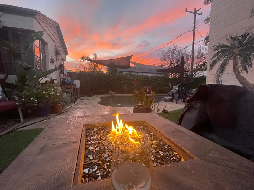 Cozy Historic Pool House - Downtown Retreat! - Image 1