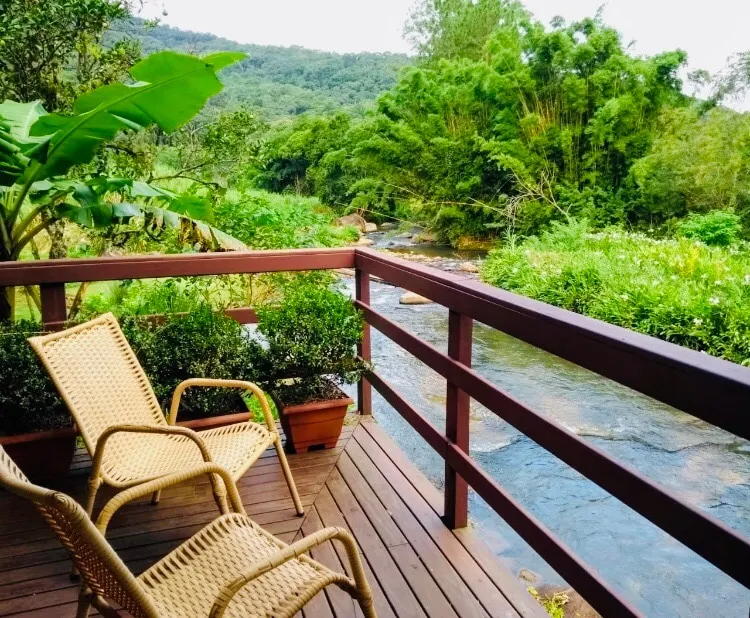 Café no Bule House - feet in the waterfall - Image 1