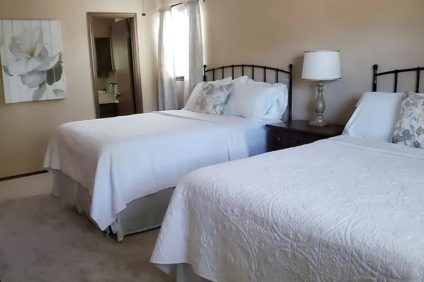 Roomy two Story, Cozy w/ private pool - Image 1