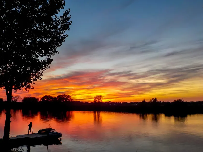 River view & beautiful sunset - Image 1