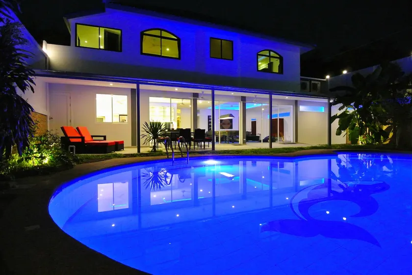 Penthouse Mansion Pool Villa Pattaya - Image 1