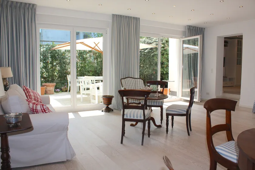 Loft-style apartment (100 sqm) with sun terrace - Image 1