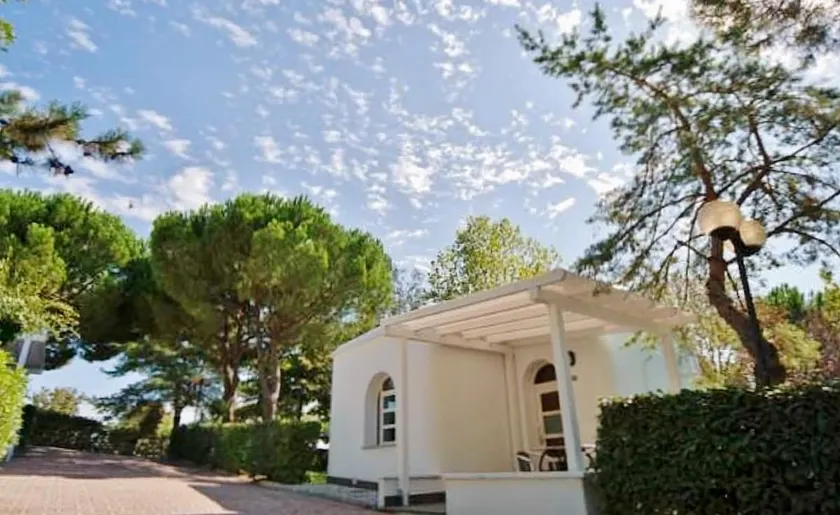 Bungalow Standard - Image 1