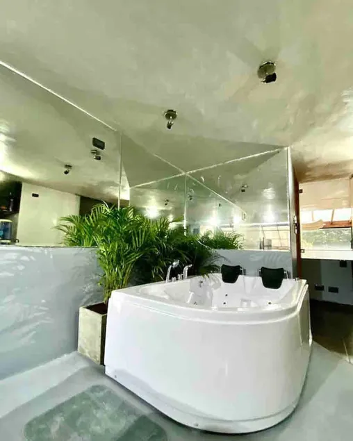 ★ Luxury Penthouse Apartment ★Jacuzzi PRIV★Netlife - Image 1