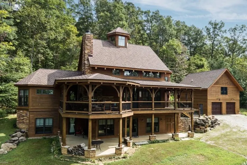40-Acre Secluded Lakefront Nolin Lake Estate - Image 1