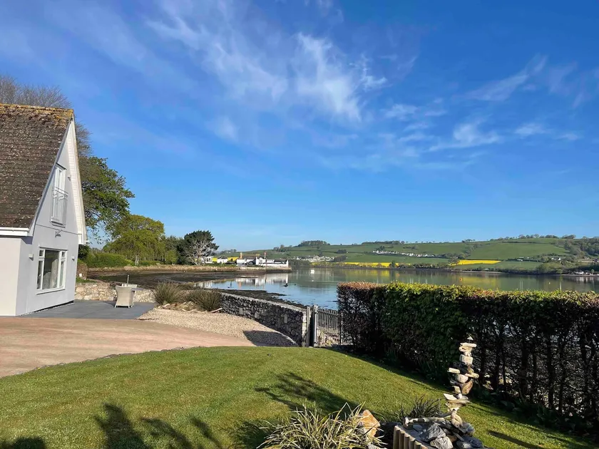 Tidelands Boathouse on the waterfront - Image 1