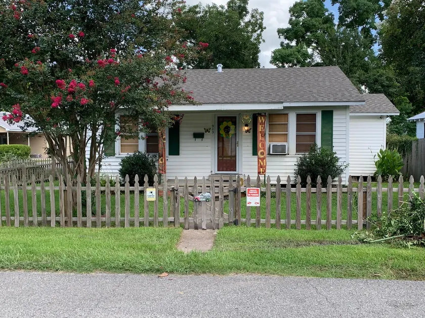 Katie Riley Guest House (Allergen free) - Image 1