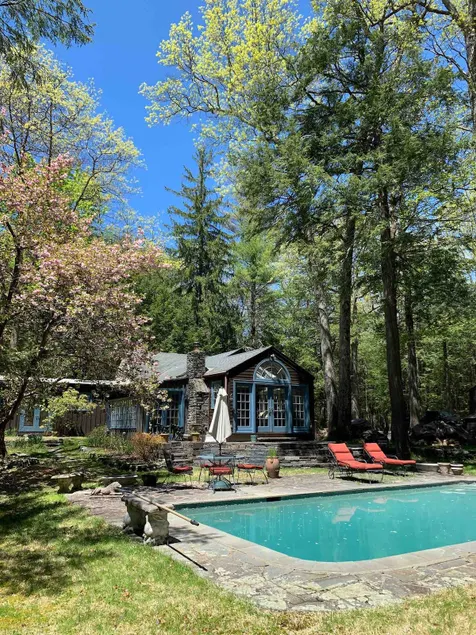 Woodstock 3BR Bungalow | Ski, Steam, Fireplaces - Image 1