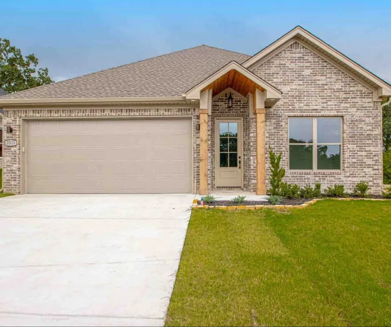 Cozy Get-A-Way in Bryant - 4Bd 2 Ba - Image 1