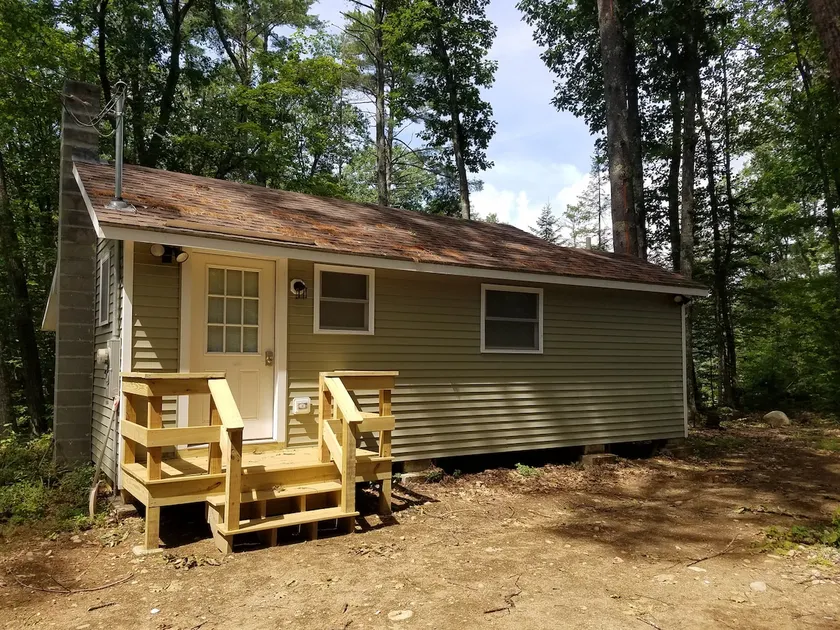 French Pond Cabin-green - Image 1