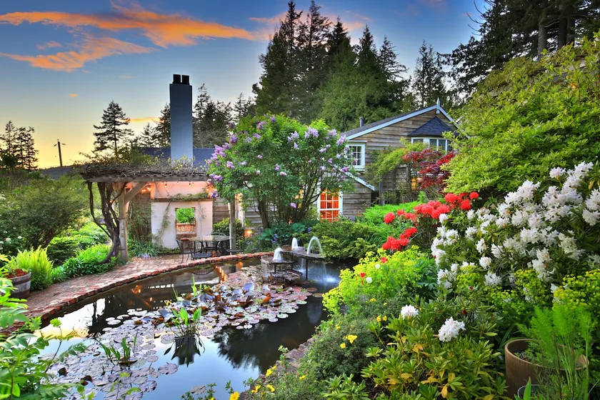 Sooke Cedar House - Aletheia Suite - Image 1