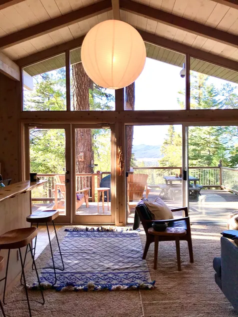 Balsam Bungalow - Lake View 1 min to ski - Hot Tub - Image 1