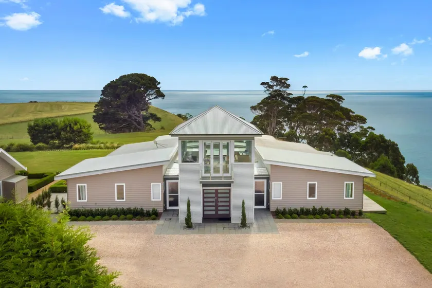 Table House Farm -Luxury villa, secluded beach - Image 1