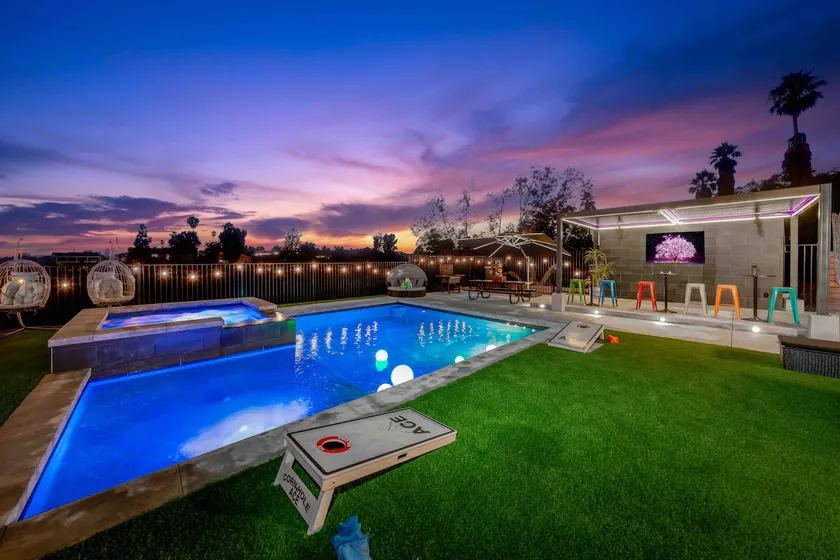 Paradise View Resort (Pool & Spa) - Image 1