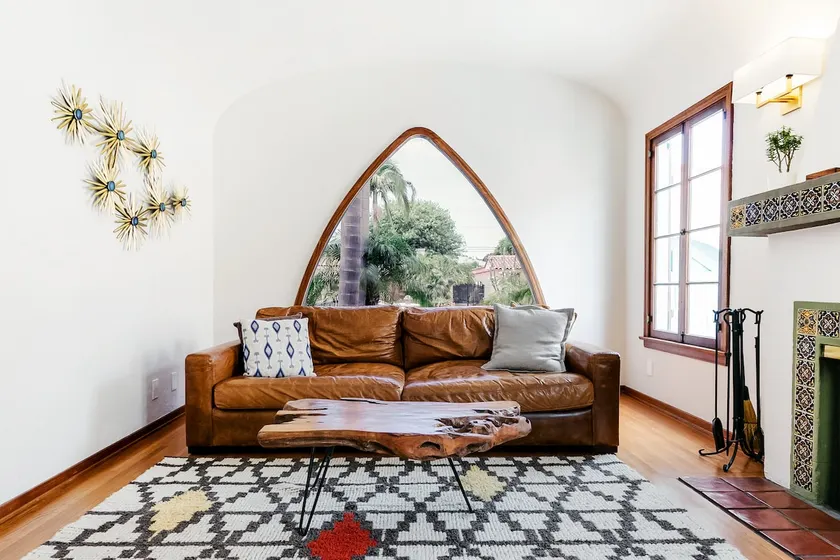 Relaxing Spanish Stunner House near the Queen Mary - Image 1