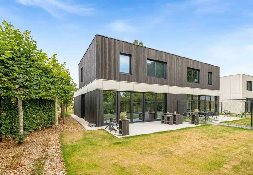 Newly built house with 3 bedrooms! - Image 1