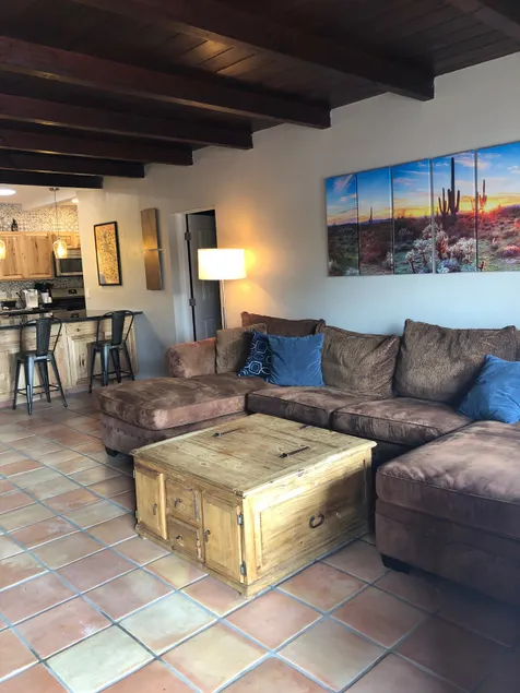 Large 3-Bedroom Home Near the UofA and Downtown - Image 1