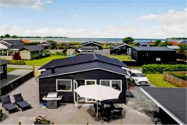 Exclusive cottage, 100 meters from the beach - Image 1