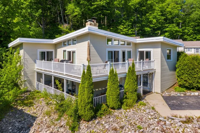 Charming Condo auf dem Radweg, Minuten nach Petoskey und Harbor Springs! - Image 1
