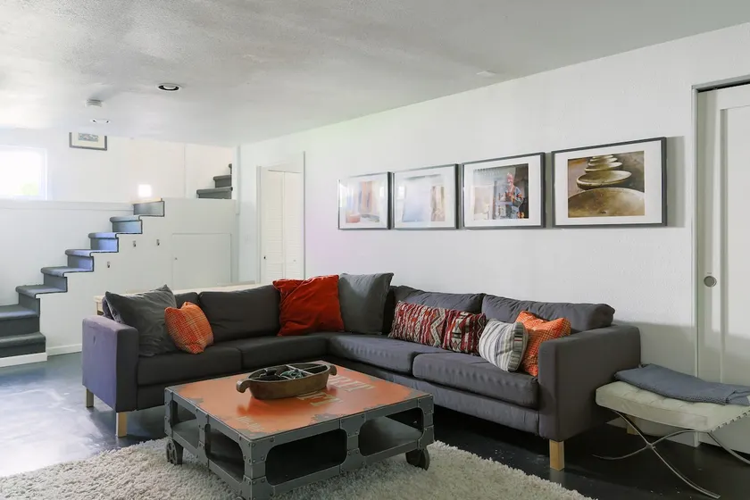 Spacious MIL Apartment in lakefront Mt Baker - Image 1