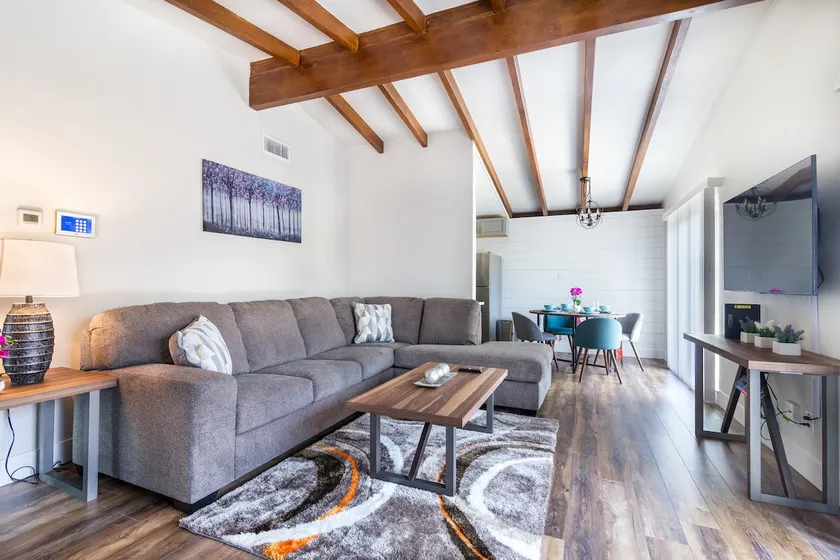Modern 3BR Retreat | Fast WiFi • Work & Family - Image 1
