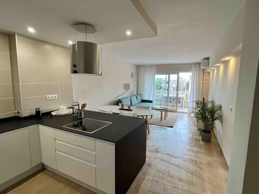 Modern central Apartment steps from Puerto Marina - Image 1