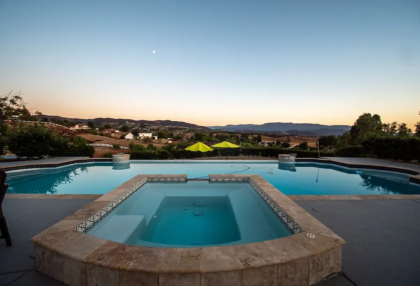 Resort Style Ranch/infinity pool for family - Image 1