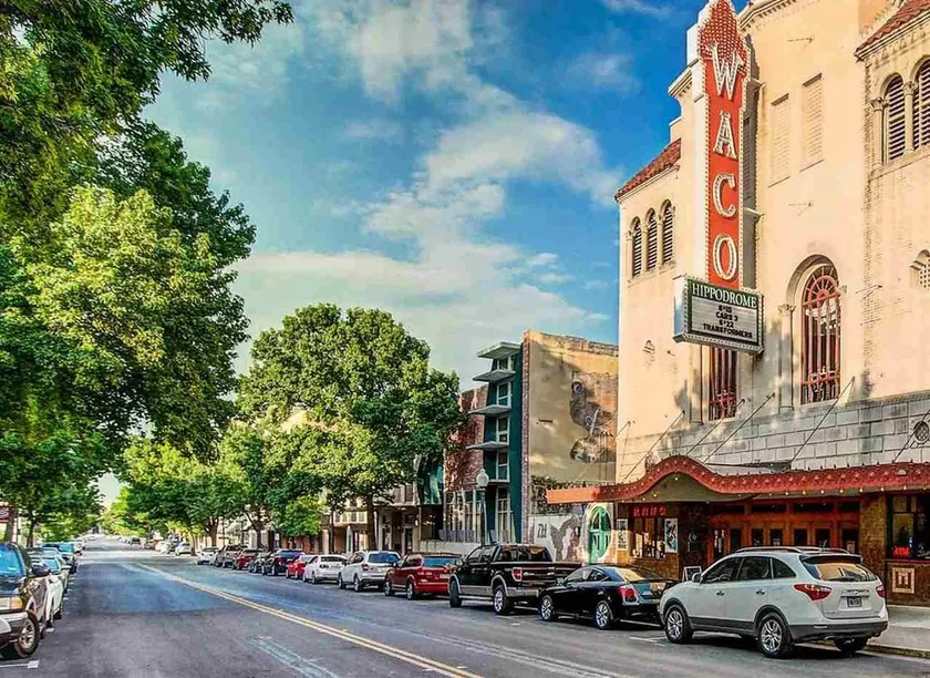 Private Downtown Condo - (3 Blocks from Magnolia!) - Image 1