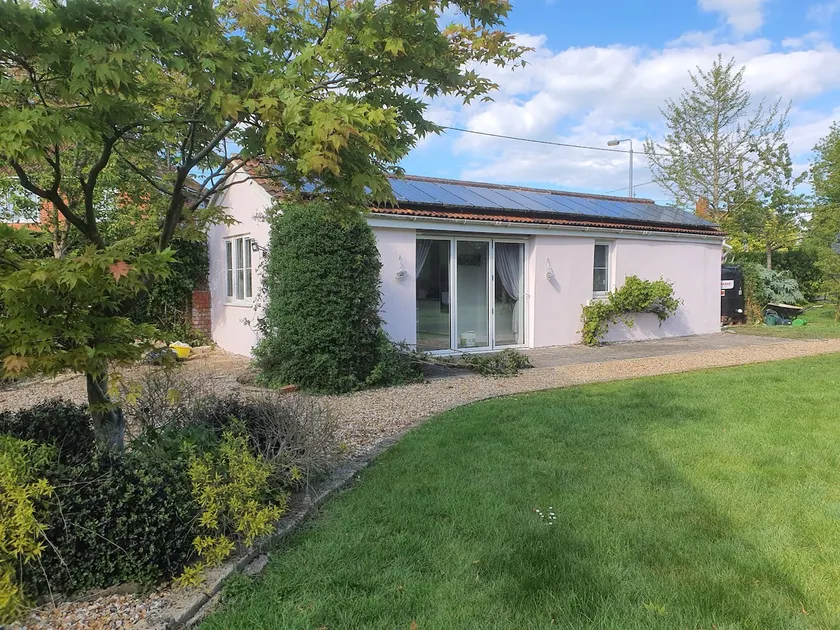 Self Contained 1 bedroom Spacious Annex (up to 4) - Image 1