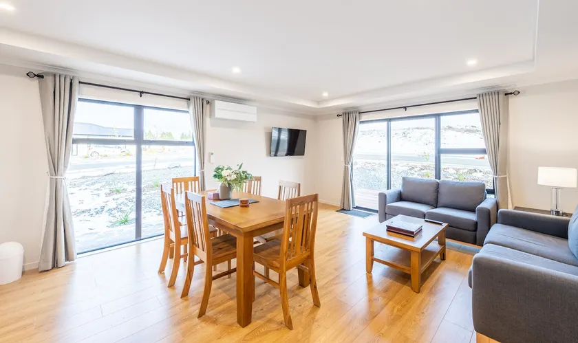 Snow Pine Apartment - Image 1