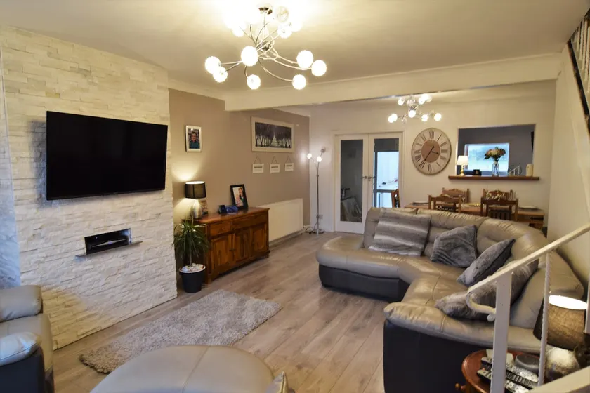 Mikes at Menai - Stylish & Spacious 3 bed house in Menai Bridge. - Image 1