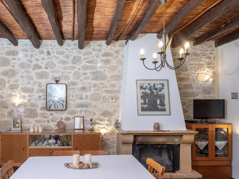 Traditional House in Kouses - Image 1